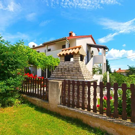 Apartman Hasima 116 *
