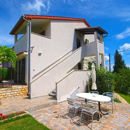 Apartman Hasima 116 *
