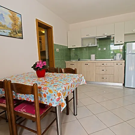Hasima 116 Apartment *