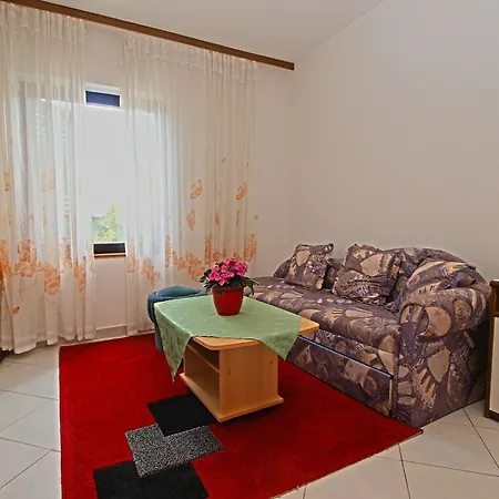 Hasima 116 Apartment Banjole